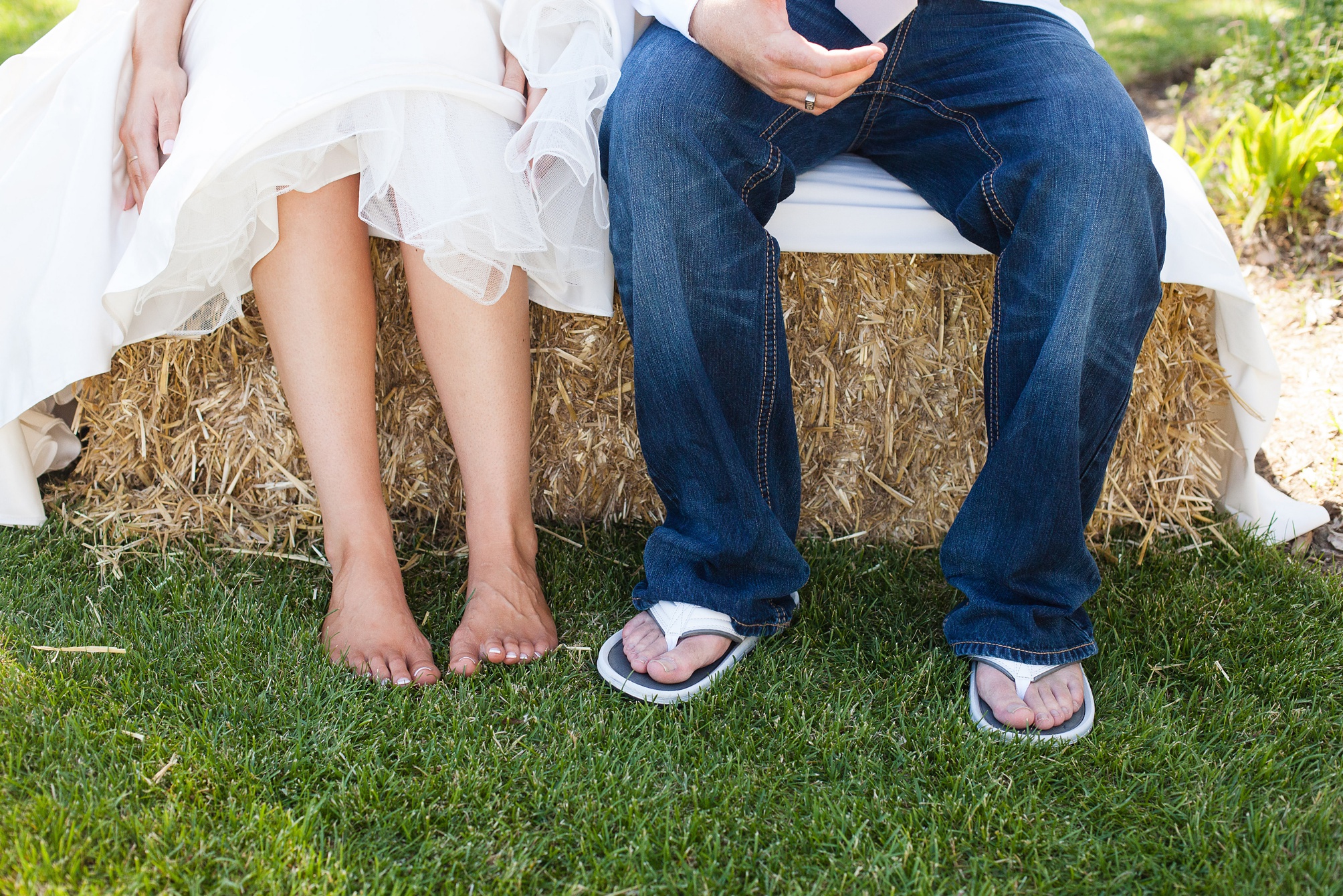 August wedding in Readymade by Kinsey Holt Photography, out door wedding