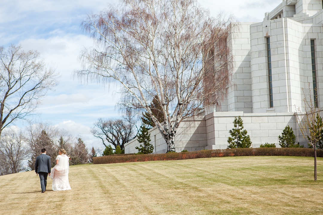 Blush pink lace wedding dress. Spring Cardston Temple wedding by Kinsey Holt Photography. Southern Alberta wedding photographer. 