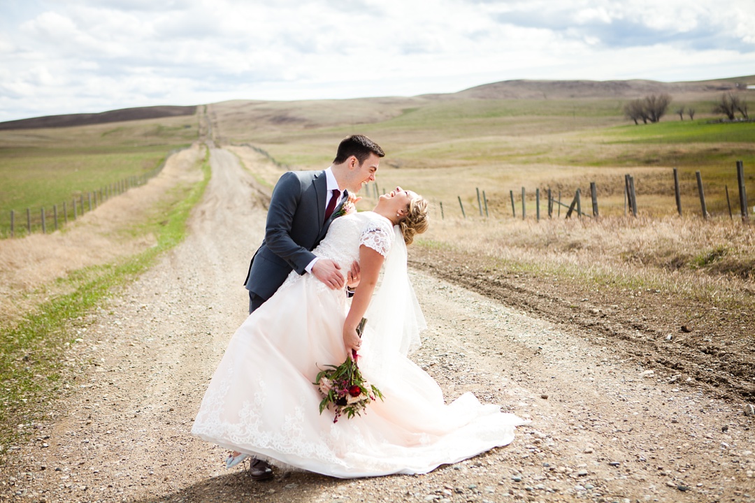 Blush pink lace wedding dress. Spring Cardston Temple wedding by Kinsey Holt Photography. Southern Alberta wedding photographer. 