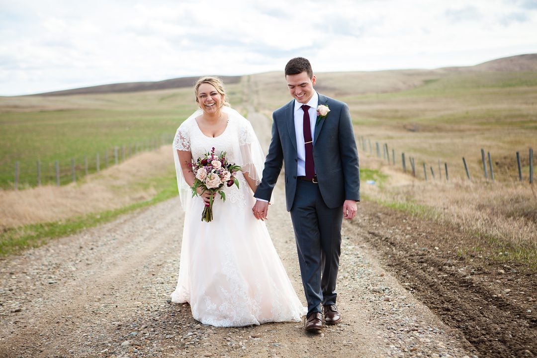 Blush pink lace wedding dress. Spring Cardston Temple wedding by Kinsey Holt Photography. Southern Alberta wedding photographer. 