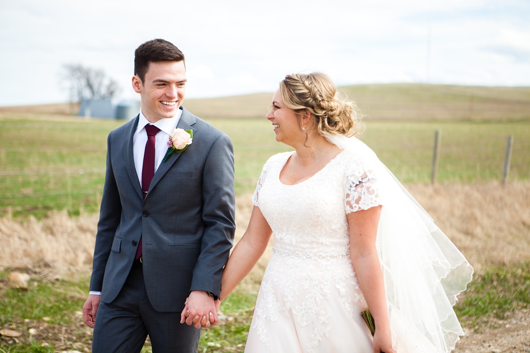 Blush pink lace wedding dress. Spring Cardston Temple wedding by Kinsey Holt Photography. Southern Alberta wedding photographer. 