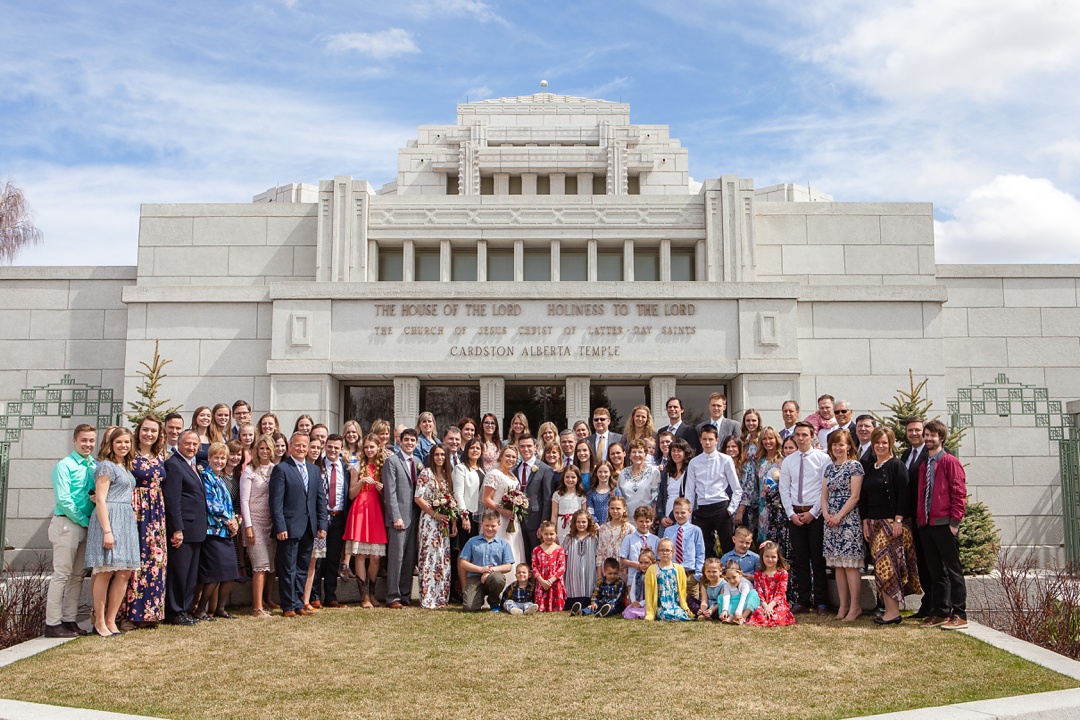 Family photos at a Cardston temple wedding. Kinsey Holt Photography