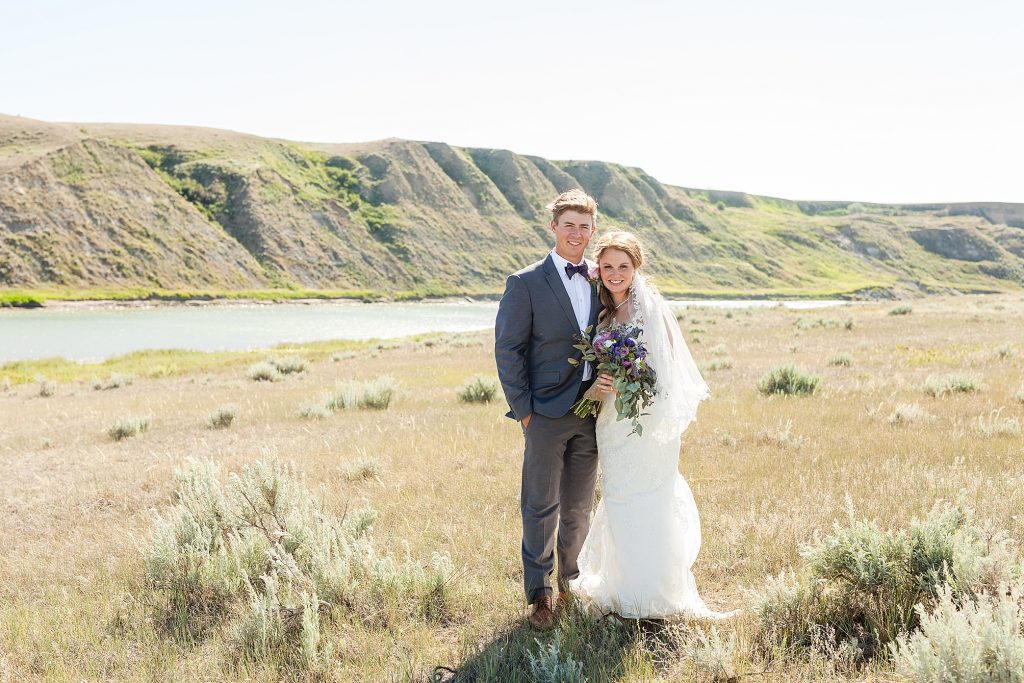Coulee hills prairie wedding by Lethbridge photographer Kinsey Holt Photography