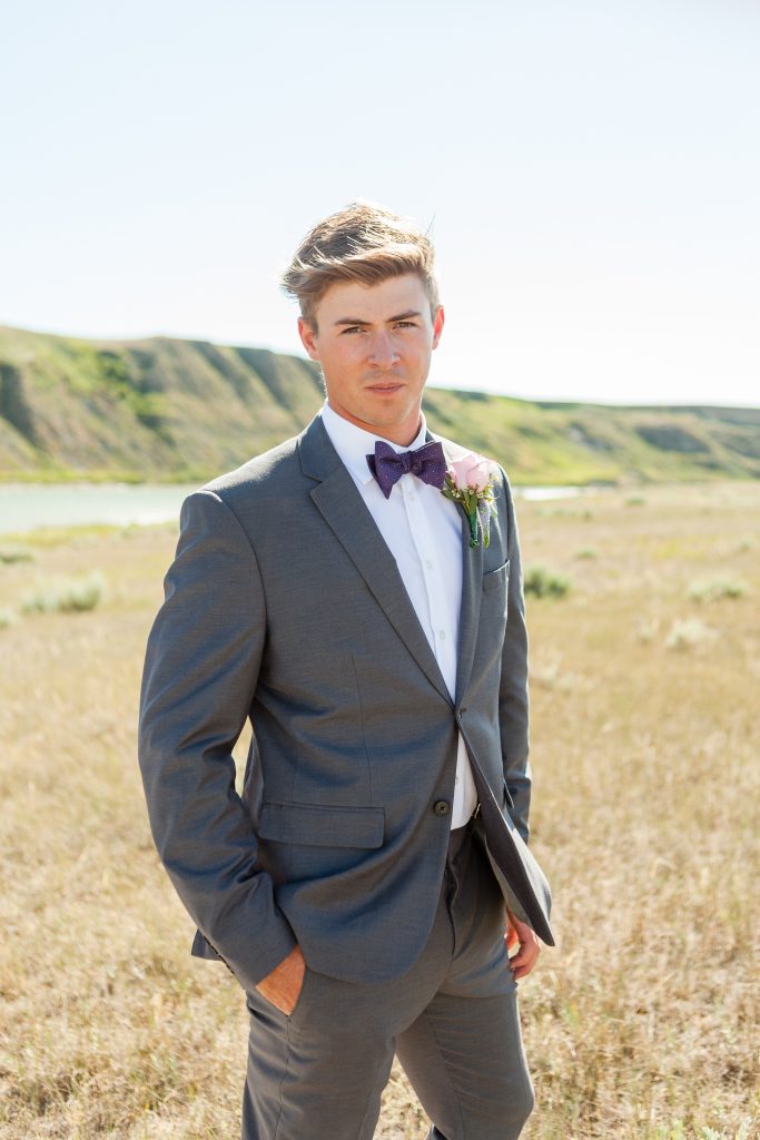 Prairie wedding by Lethbridge wedding photographer Kinsey Holt Photography