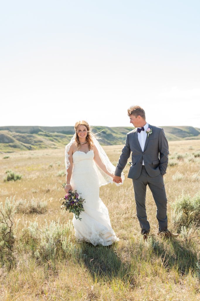 Prairie wedding by Lethbridge wedding photographer Kinsey Holt Photography