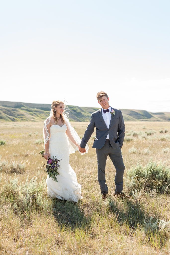 Prairie wedding by Lethbridge wedding photographer Kinsey Holt Photography